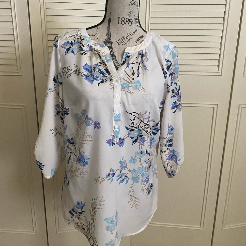 Croft & Barrow white blue purple floral blouse 3/4 sleeve